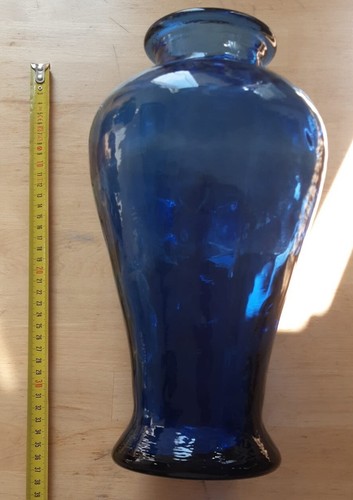Vaso vetro azzurro scuro - in,